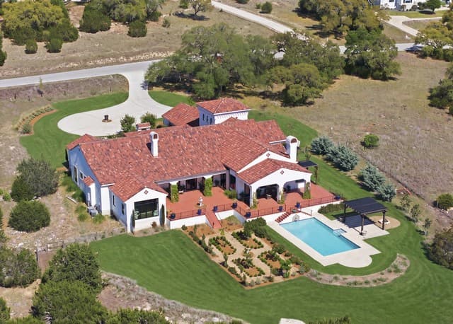 5-bedroom home for sale at 84 Sunriver in Boerne TX