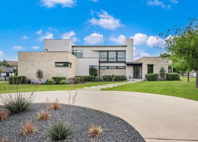 6-bedroom home for sale at 211 Wellesley Hill in San Antonio TX