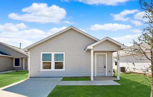 3-bedroom rental at 268 Cowboy Ridge in Pleasanton TX