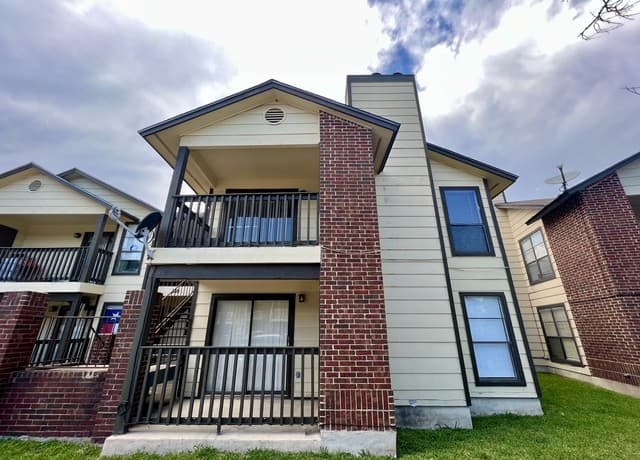 2-bedroom rental at 810 Station St Unit 3 in Converse TX