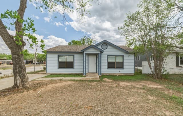2-bedroom rental at 402 Tedder in San Antonio TX