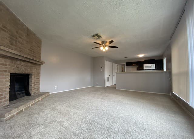 1-bedroom rental at 8459 Cranberry Hl Unit 4 in San Antonio TX