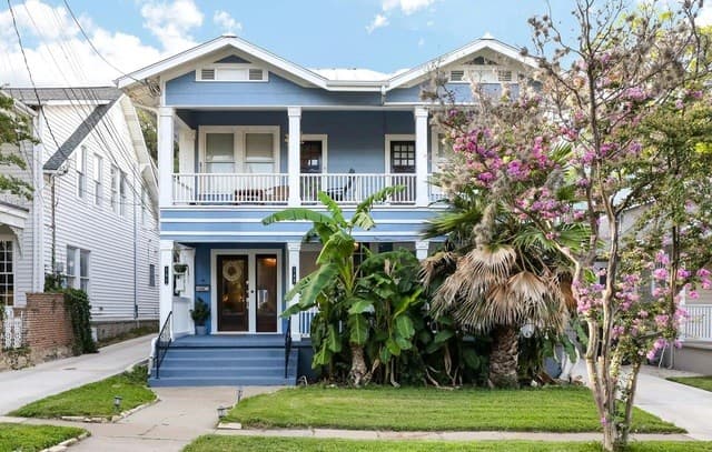 home for sale at 141 E Woodlawn Ave in San Antonio TX