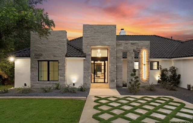 5-bedroom home for sale at 6 Turin Ct in San Antonio TX
