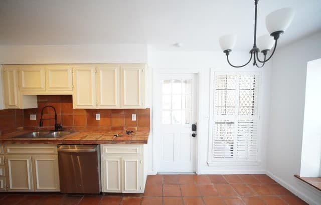 2-bedroom rental at 7926 Broadway Unit 102 in San Antonio TX