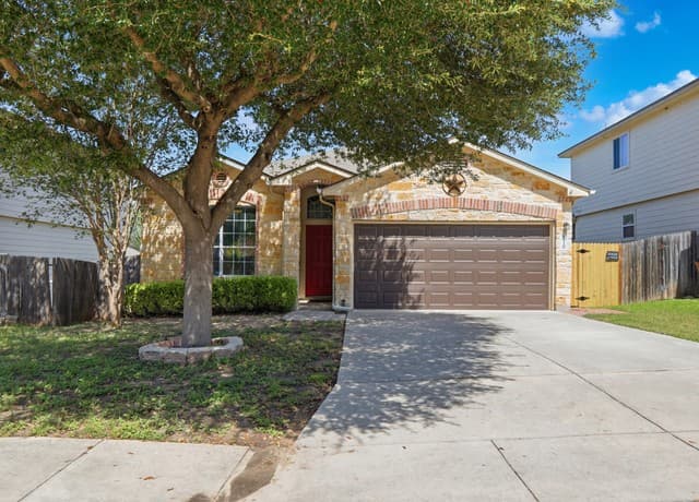 3-bedroom rental at 810 Campion Red in San Antonio TX
