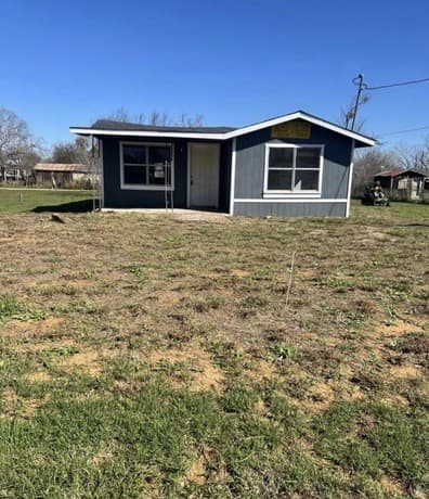 3-bedroom home for sale at 416 E Curtis in Dilley TX