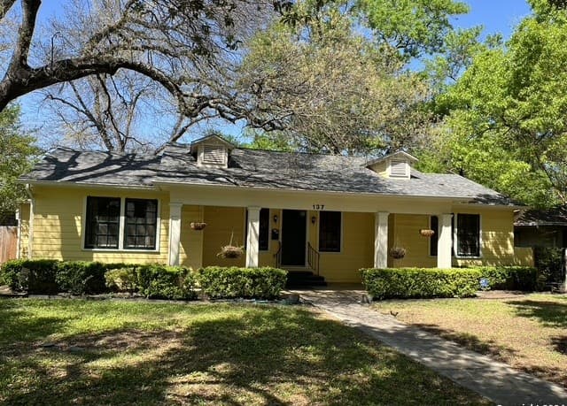 2-bedroom rental at 137 Schreiner Pl in San Antonio TX