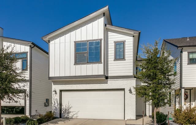3-bedroom home for sale at 16011 Babcock Rd #4 in San Antonio TX