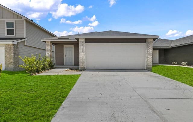 3-bedroom home for sale at 16039 Mahogany Way in Elmendorf TX