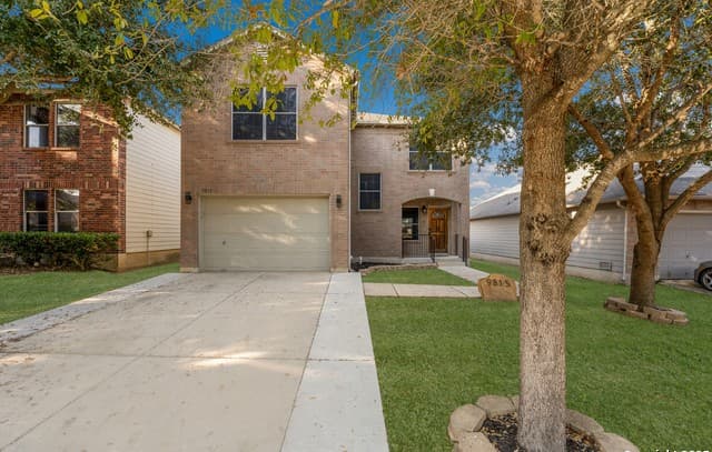 3-bedroom rental at 9815 Carswell Peak in San Antonio TX