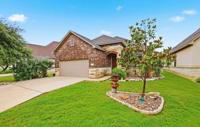 3-bedroom home for sale at 636 Carriage House Unit # 30 in Spring Branch TX