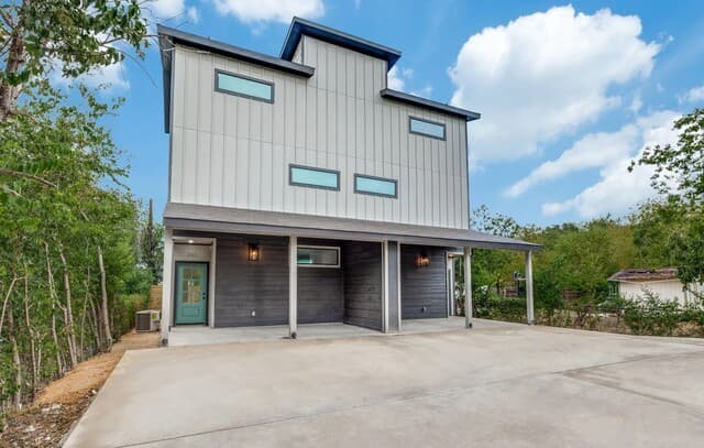 3-bedroom rental at 531 Essex Unit 202 in San Antonio TX