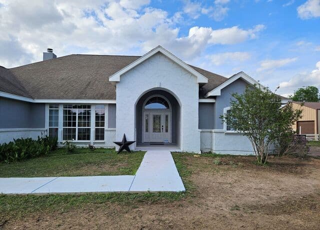 4-bedroom home for sale at 6695 Fm 3175 in Somerset TX