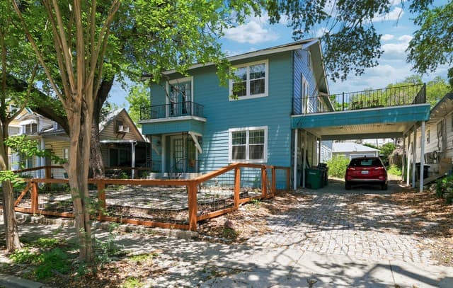 2-bedroom rental at 527 Fulton Ave Unit 2 in San Antonio TX