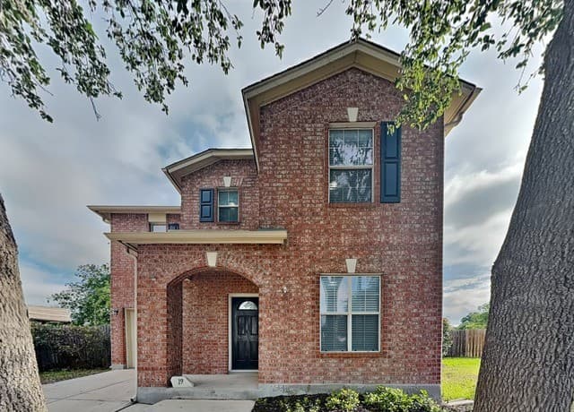 3-bedroom rental at 19 Bedford Bay in San Antonio TX