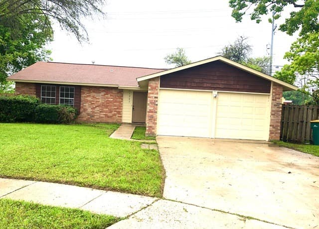 3-bedroom rental at 11205 Champion Oak in Live Oak TX