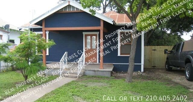 2-bedroom rental at 413 Probandt in San Antonio TX