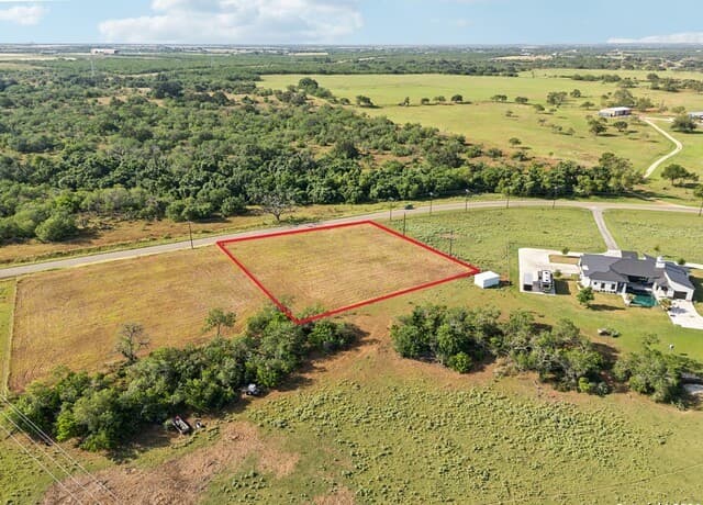 home for sale at 573 County Road 405 in Floresville TX