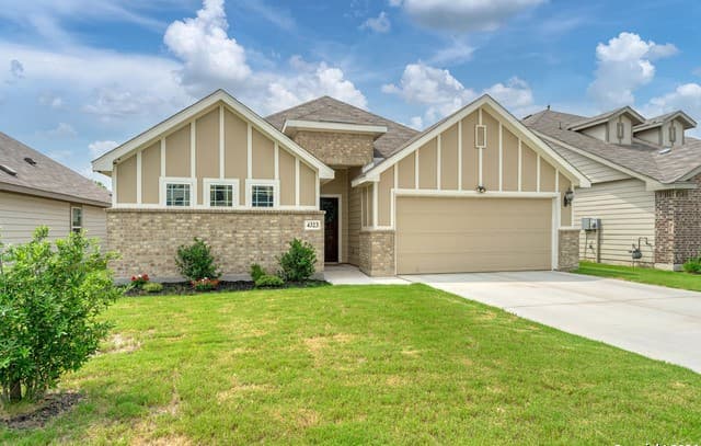 3-bedroom rental at 4323 W Vasquez Cir in Converse TX