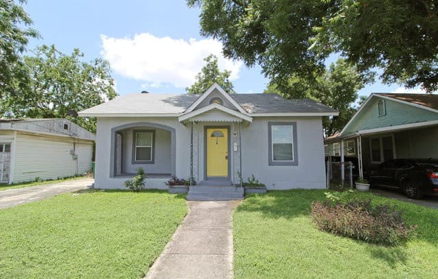 2-bedroom rental at 728 E Myrtle St in San Antonio TX