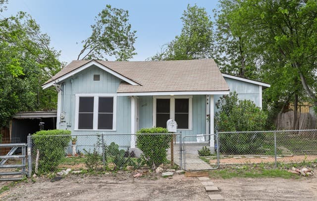 2-bedroom rental at 2310 N Sabinas St in San Antonio TX