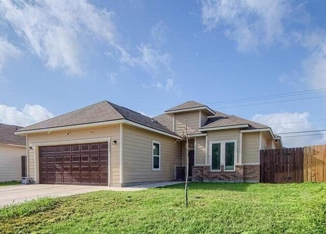 5-bedroom rental at 5950 Lake Superior St in San Antonio TX