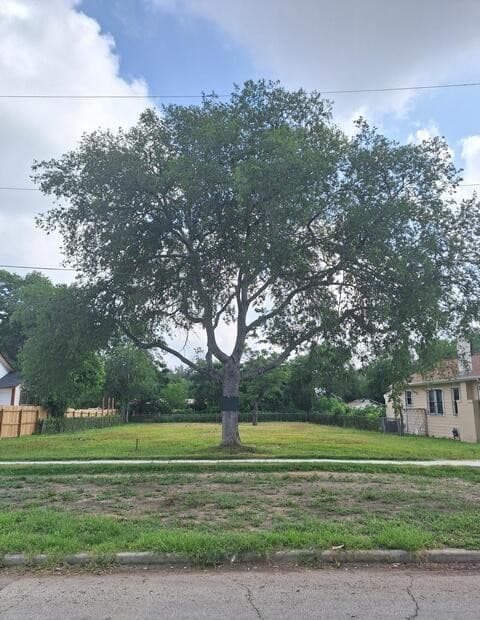 home for sale at 1211 Denver Blvd in San Antonio TX
