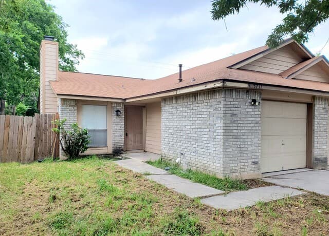 2-bedroom rental at 5717 Lochmoor in San Antonio TX