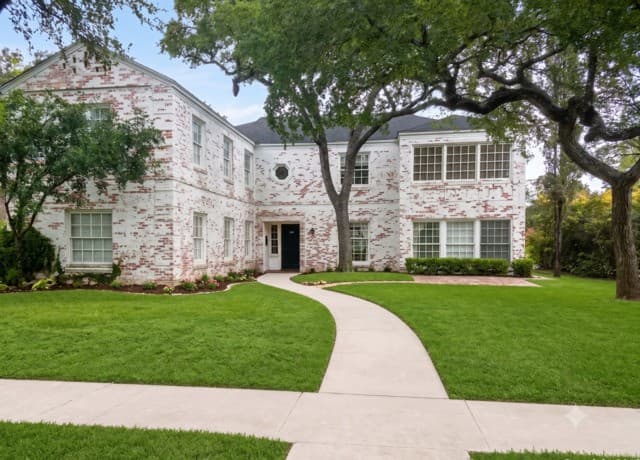 1-bedroom rental at 335 E Rosewood Unit 3 in San Antonio TX