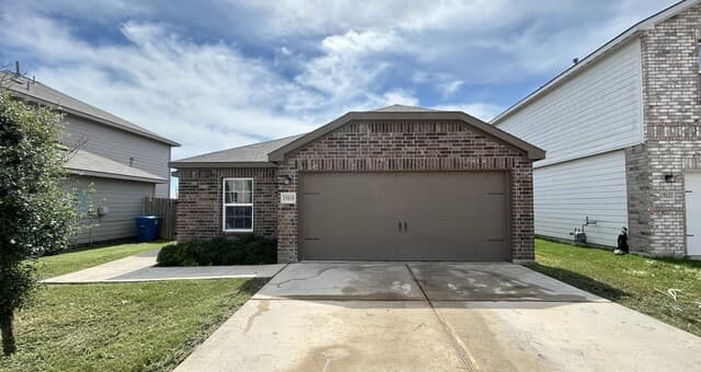 4-bedroom rental at 15115 Harbor Lndg in Von Ormy TX