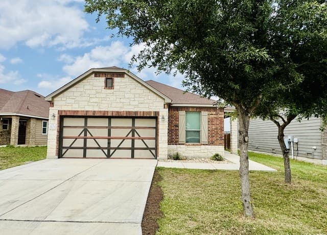 4-bedroom rental at 1123 Galapagos in San Antonio TX