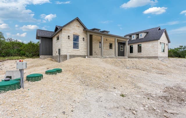 3-bedroom home for sale at 129 Rayner Pl in Spring Branch TX