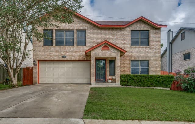 3-bedroom home for sale at 7507 Avery Rd in Live Oak TX