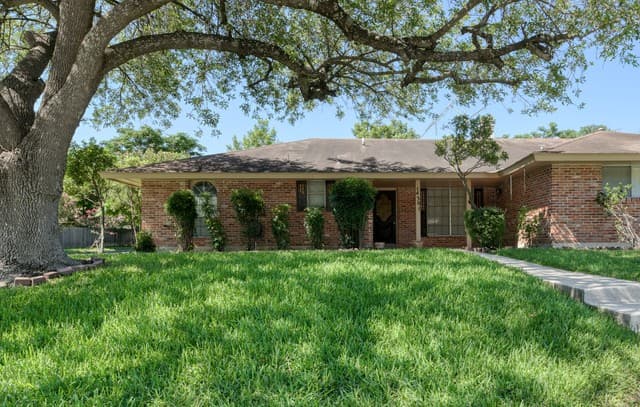 3-bedroom rental at 14301 Brook Hollow Blvd in San Antonio TX