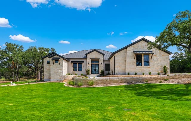 4-bedroom home for sale at 193 Ranch Hts in Boerne TX