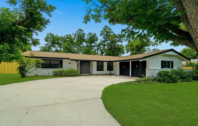 5-bedroom home for sale at 742 Winfield Cir in Windcrest TX