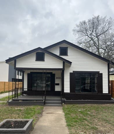 2-bedroom rental at 313 Toledo in San Antonio TX