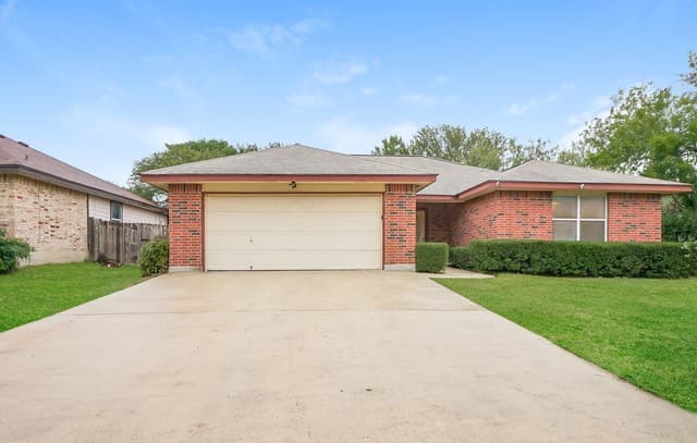 3-bedroom rental at 113 Ocotillo in Jourdanton TX