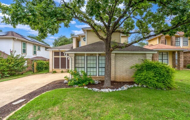 3-bedroom home for sale at 1139 Summit Crst in San Antonio TX