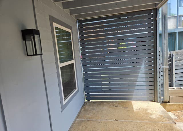 1-bedroom rental at 1315 E Mulberry Ave Unit 17 in San Antonio TX