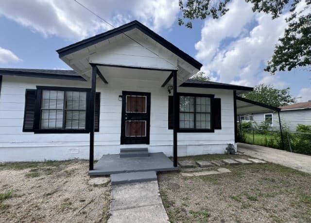 3-bedroom rental at 2812 Vera Cruz in San Antonio TX