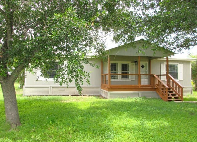 3-bedroom home for sale at 380 County Road 422 in Dhanis TX