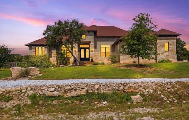 3-bedroom home for sale at 755 Pr 2775 in Mico TX
