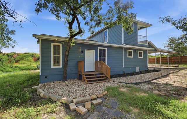 5-bedroom home for sale at 2011 Mesquite Rdg in San Antonio TX
