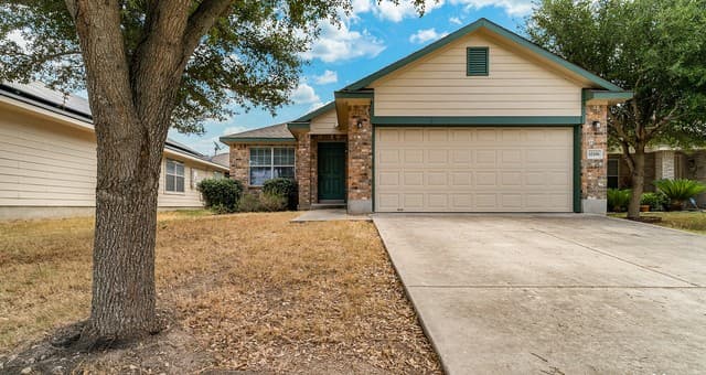 3-bedroom rental at 10306 Pinehurst Run in San Antonio TX