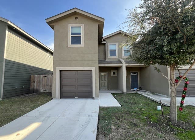3-bedroom rental at 7014 Lakeview Dr. Unit 101 in San Antonio TX