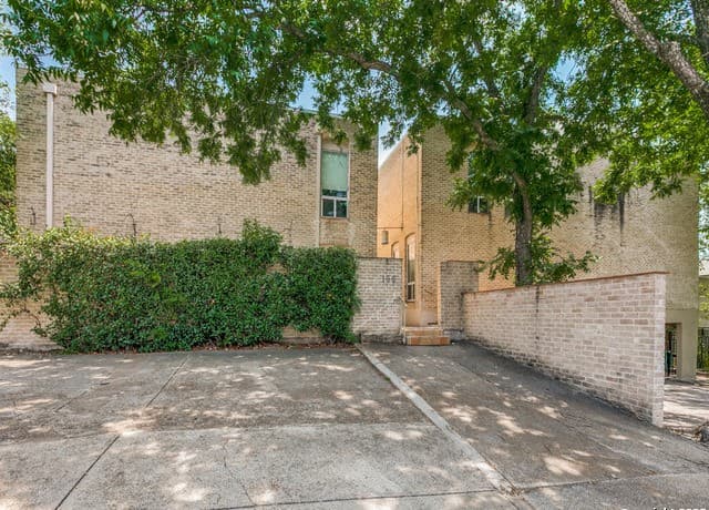 2-bedroom rental at 166 Elizabeth Rd Unit C in San Antonio TX
