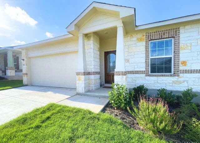 4-bedroom rental at 114 Fawn Trce in San Antonio TX