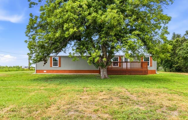 2-bedroom rental at 16345 Fm 463 in Lytle TX